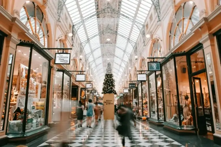 An image of a Melbourne shopping strip decorated for Christmas